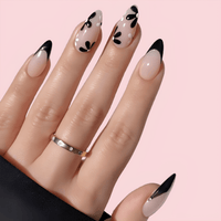 Faux ongles noir et blanc