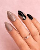 Faux ongles noir et or