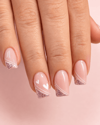Ongle coeur rose