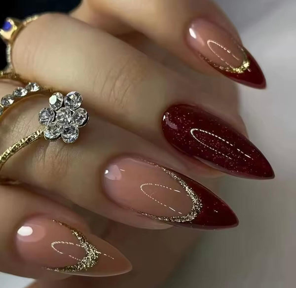 Ongle noël rouge et or