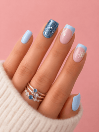 Ongles noël bleu
