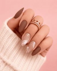 faux ongle beige et blanc