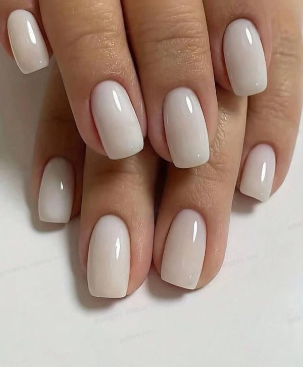 Faux ongle blanc transparent