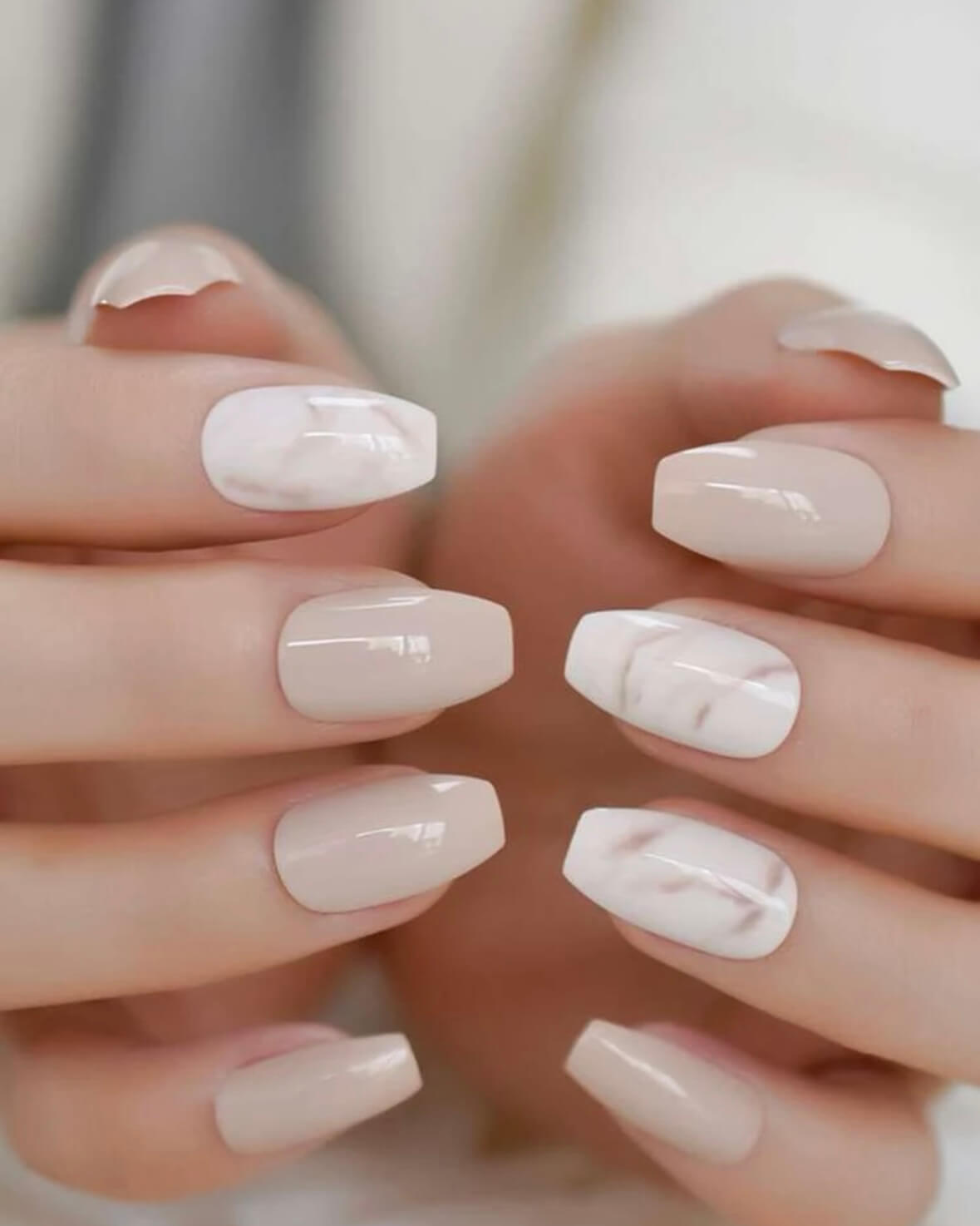 faux ongles marbre blanc